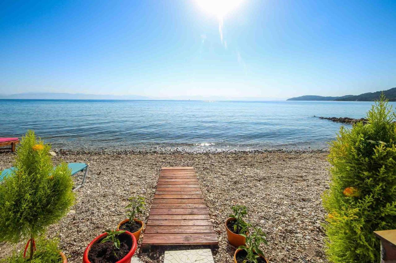 Elena Beach Apartment 메손기 외부 사진